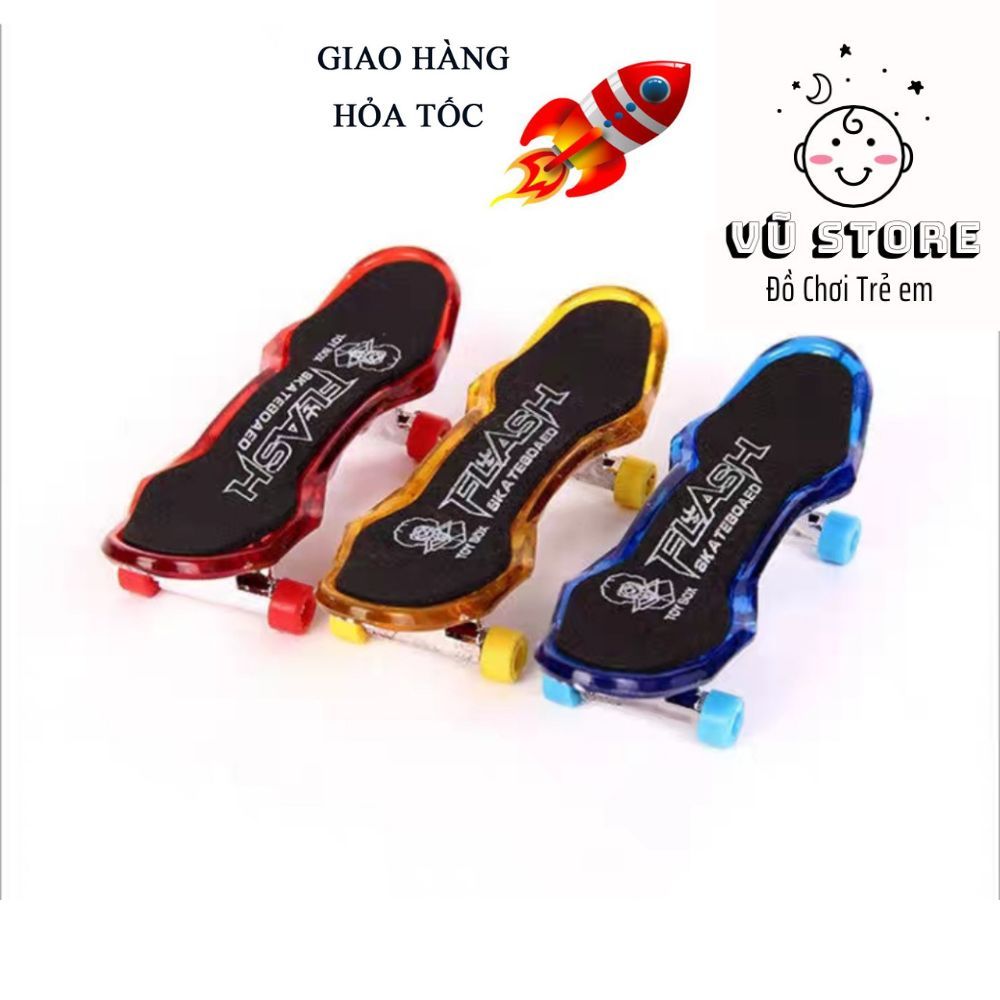 Ván Trượt Ngón Tay Mini Màu Ngẫu Nhiên Có Đèn Chiếu Hình One Piece