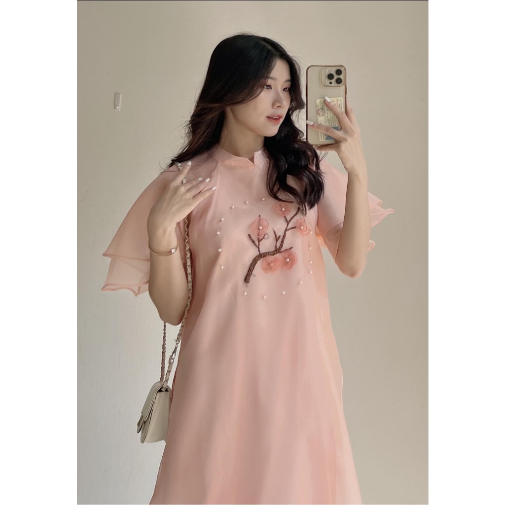 Set áo dài tơ hoa đào thêu nổi chất voan sước,Áo dài cách tân Tết tay ngắn 2 lớp bồng đính hoa kèm quần lụa GUM OFFICIAL