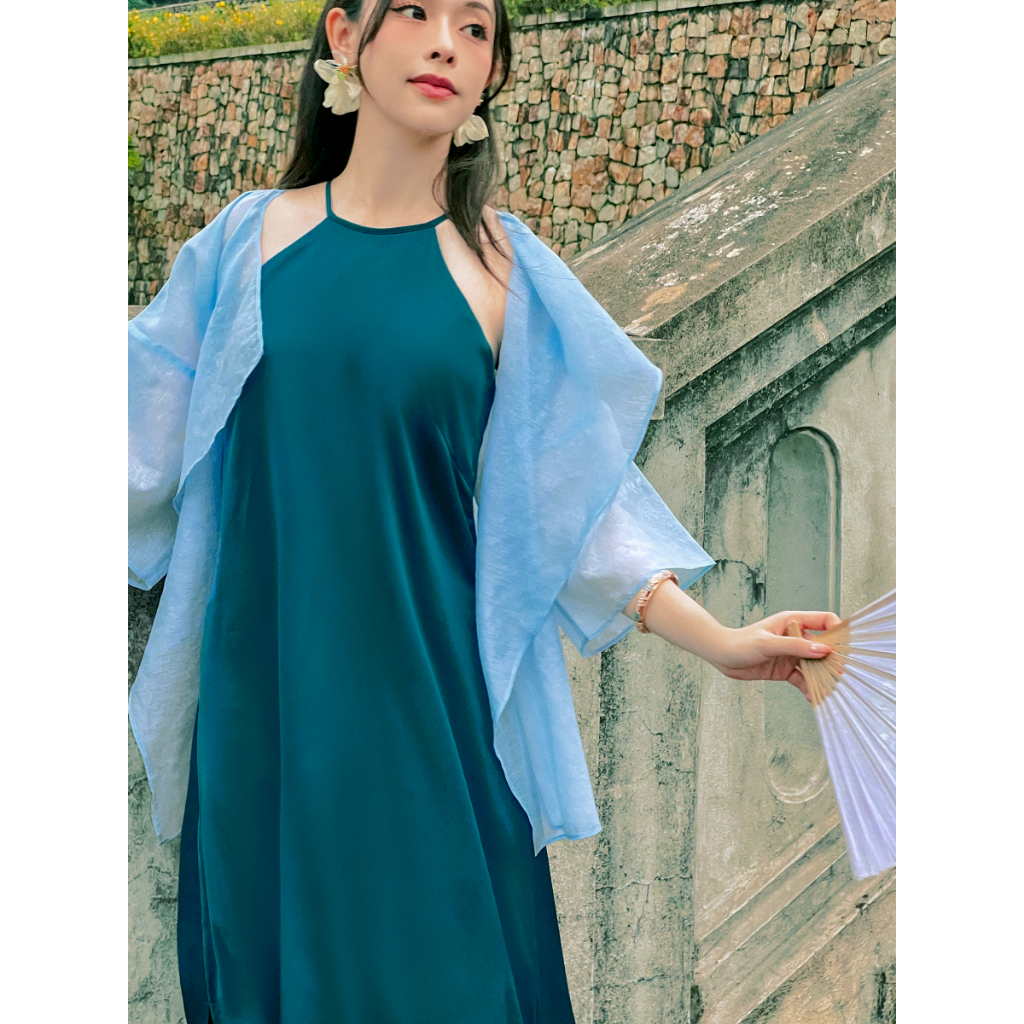 Sumire Store Áo khoác tơ Vân Thanh - Xanh trời nhạt ẩn hoa