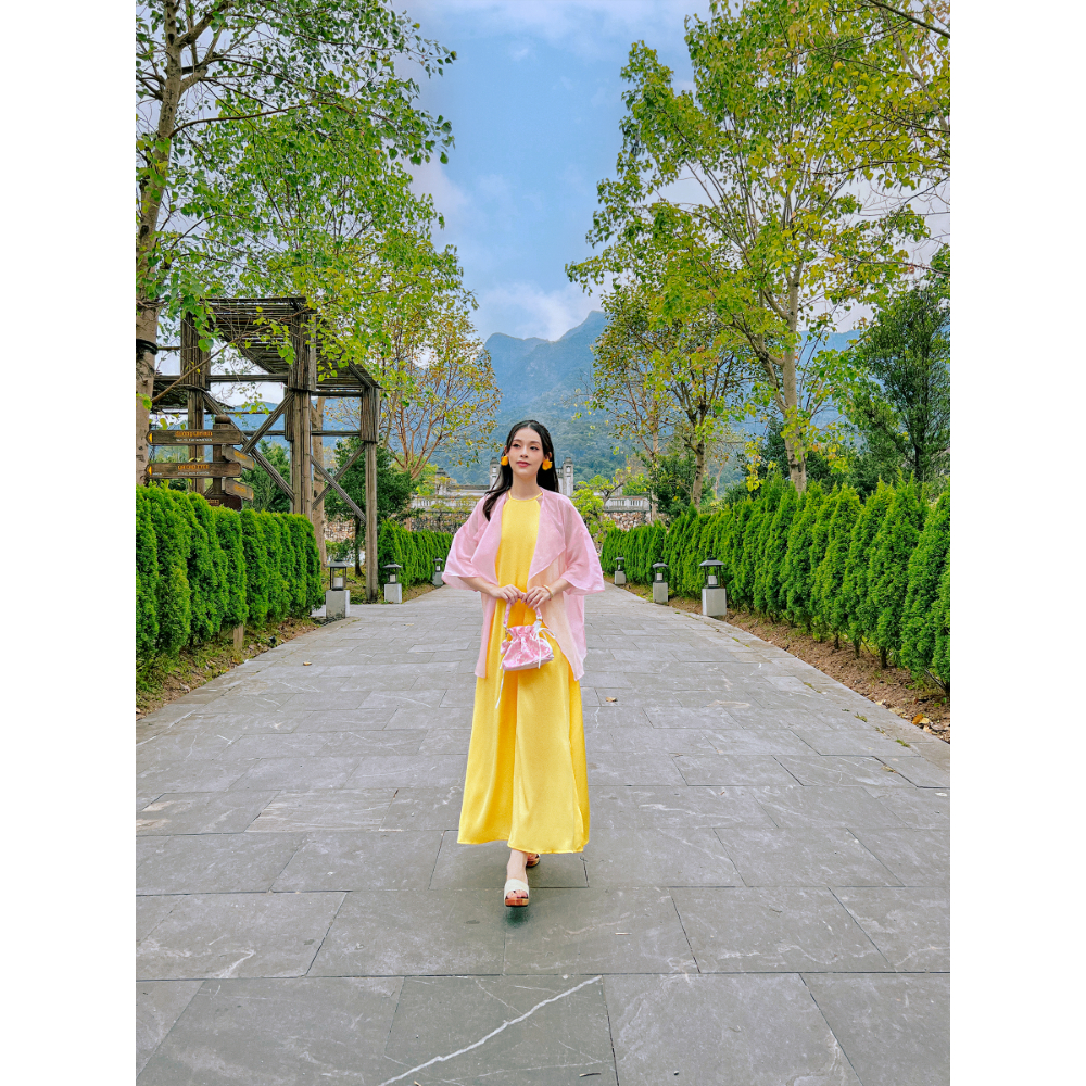 Sumire Store Áo khoác tơ Vân Thanh - Hồng nhạt ẩn hoa