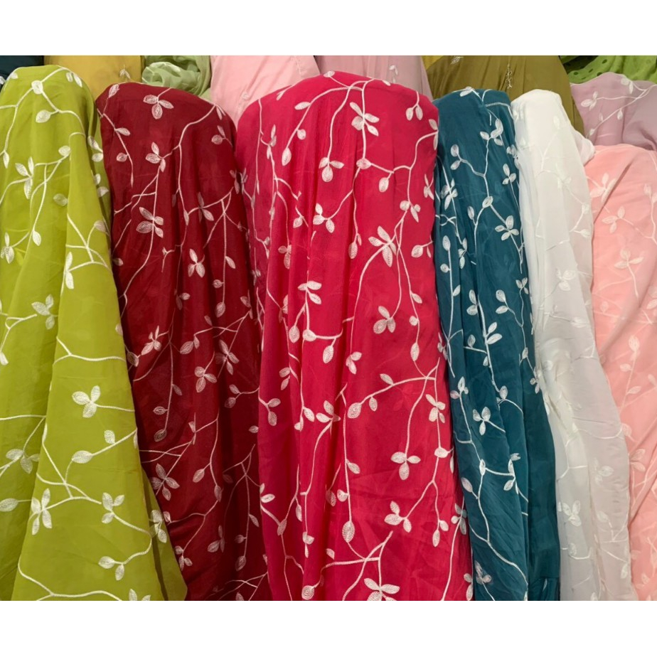 Áo dài cách tân nữ xuông 4 tà Nhã Trúc may sẵn áo dài lụa tơ thêu hình hoa giá xưởng