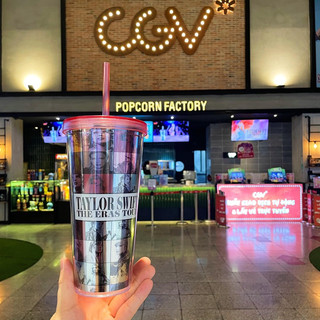 Ly nước Taylor Swift CGV