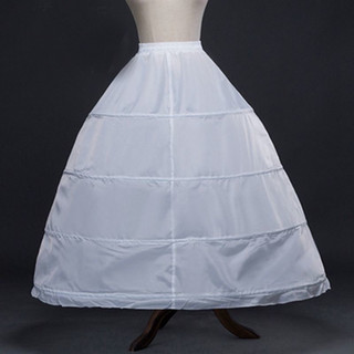 Tùng phồng tạo độ xoè mặc trong hanbok châu âu