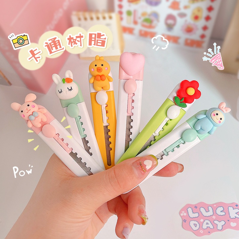 Dao Rọc Giấy Mini Hình Ngộ Nghĩnh, Dao Rọc Giấy Mini Gắn Charm Cute Dễ