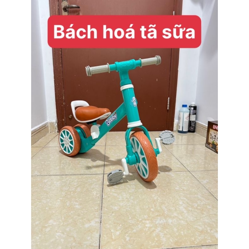 Xe chòi chân thăng bằng có bàn đạp cho bé chiều cao yên