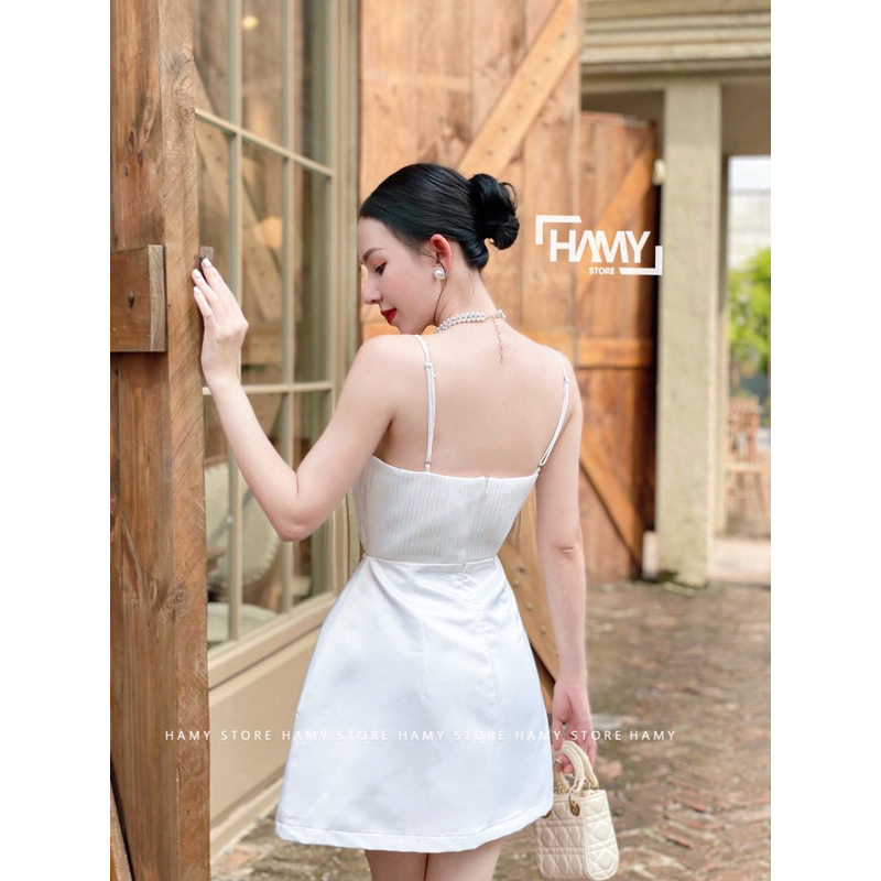 Đầm Dập Ly Nút Vàng