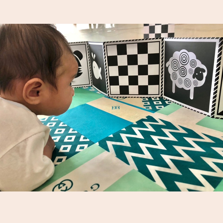 Tranh đen trắng kích thích thị giác cho bé thẻ ziczac tiêu chuẩn montessori thẻ gấp 8 mặt phát triển đa giác quan