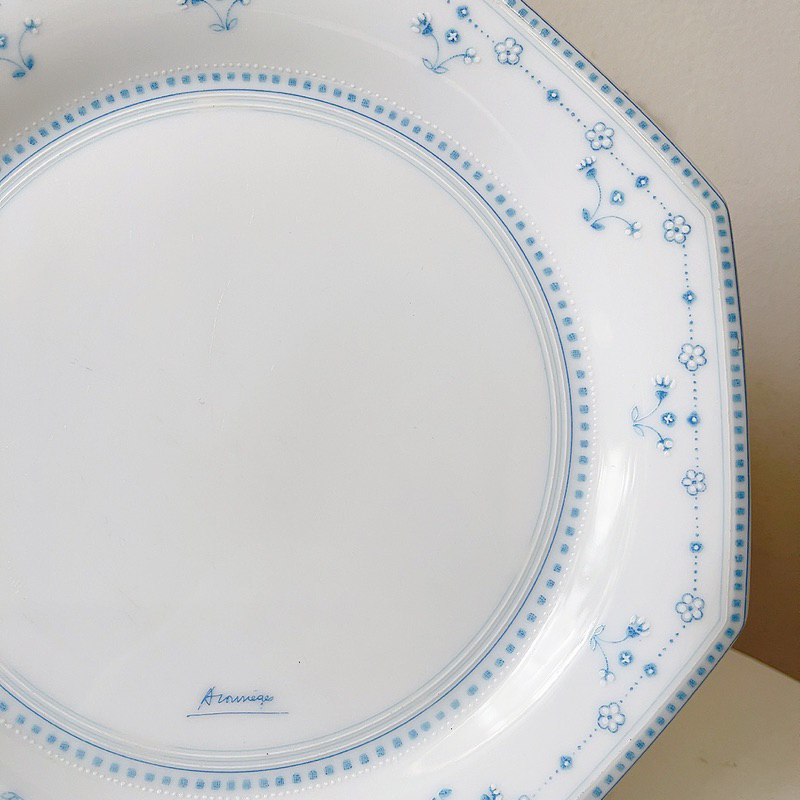 Đĩa viền hoa nhí Noritake