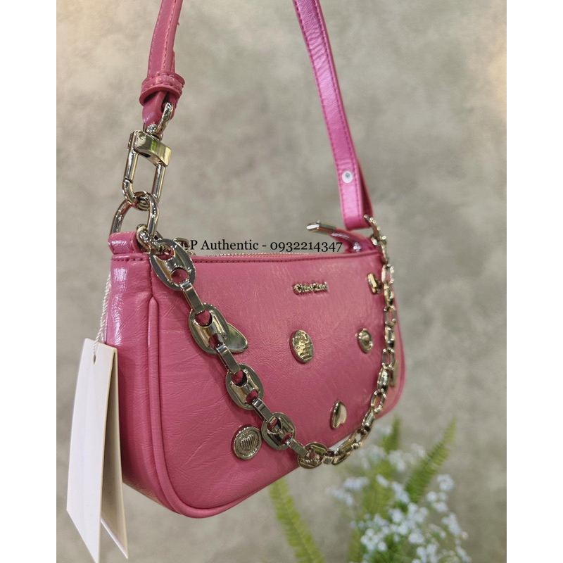 Túi 𝐂𝐡𝐢𝐨'𝟐𝐧𝐝 đính charm màu hồng