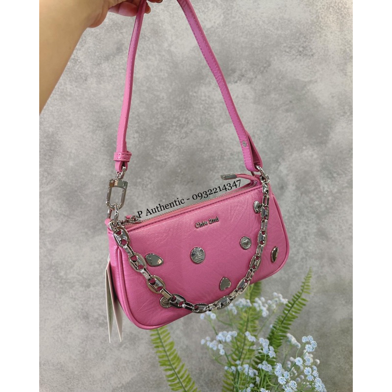 Túi 𝐂𝐡𝐢𝐨'𝟐𝐧𝐝 đính charm màu hồng