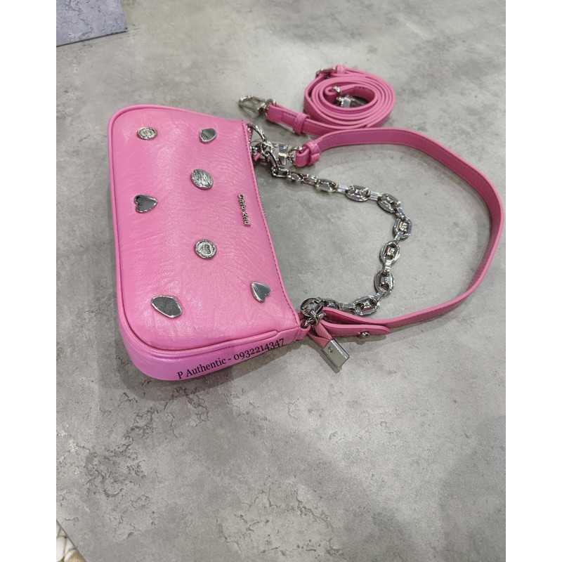 Túi 𝐂𝐡𝐢𝐨'𝟐𝐧𝐝 đính charm màu hồng