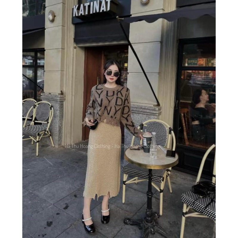 Áo Len Hoạ Tiết Chữ Rách Tua Viền Dài Tay Dáng Croptop