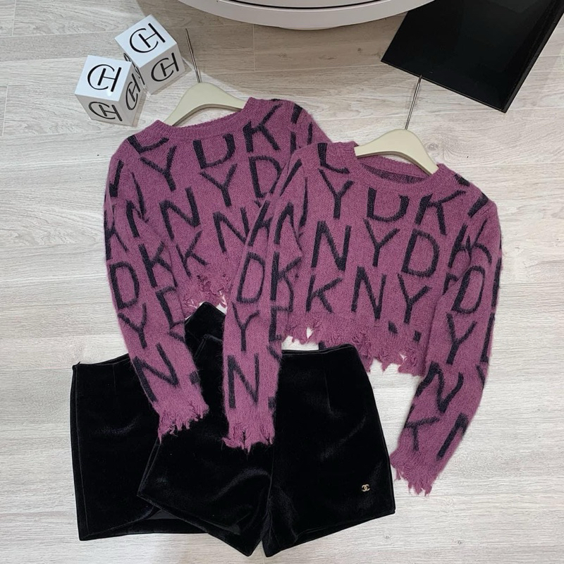 Áo Len Hoạ Tiết Chữ Rách Tua Viền Dài Tay Dáng Croptop