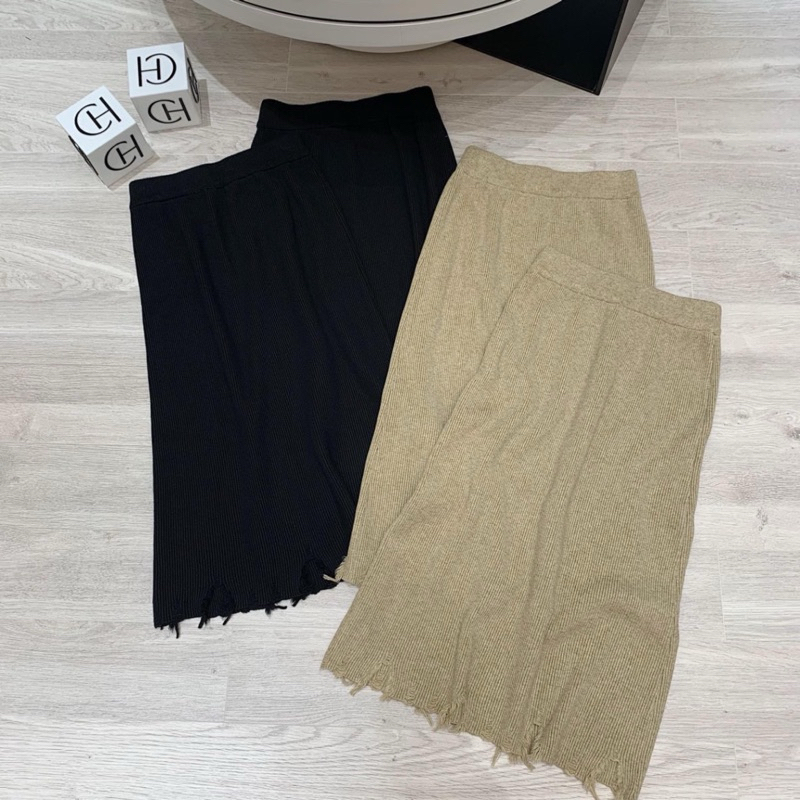 Set Áo Len Chữ Mix Chân Váy Len Dáng Dài Rách Tua Rua