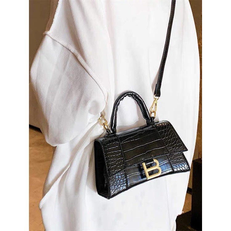 Túi xách nữ dáng xinh túi chéo nữ đeo vai đeo chéo hot trend phong cách trẻ trung ok TDC517