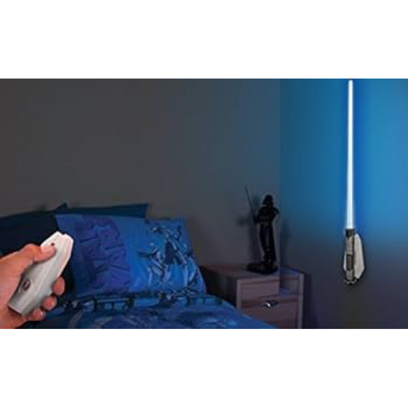 Đồ chơi mô hình Đèn Uncle Milton Star Wars Remote Control Lightsaber Room Light