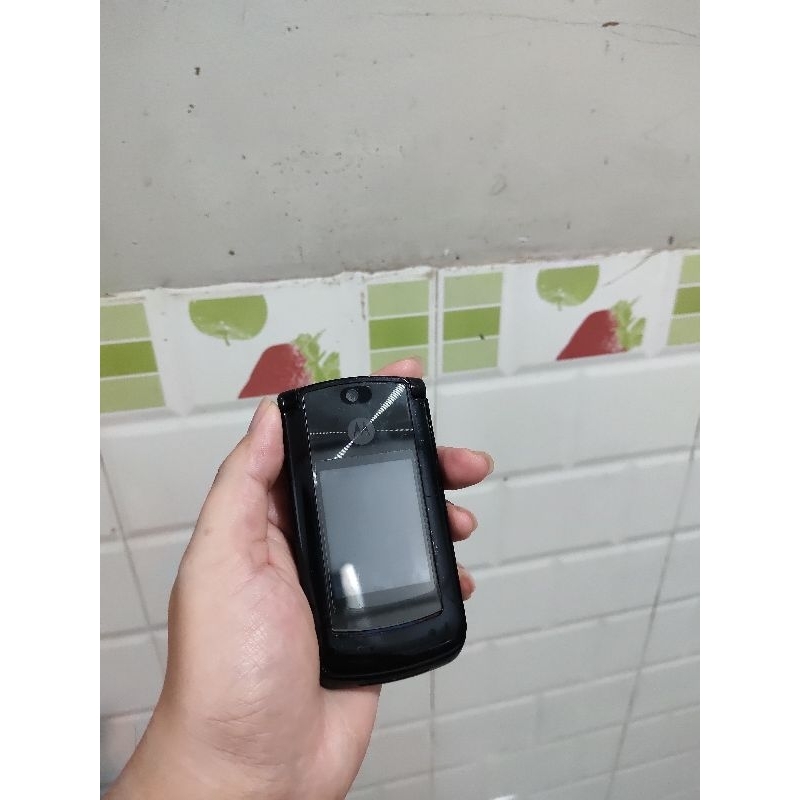 Xác điện thoại cũ Motorola V8 không pin, không rõ tình trạnh, lấy linh kiện