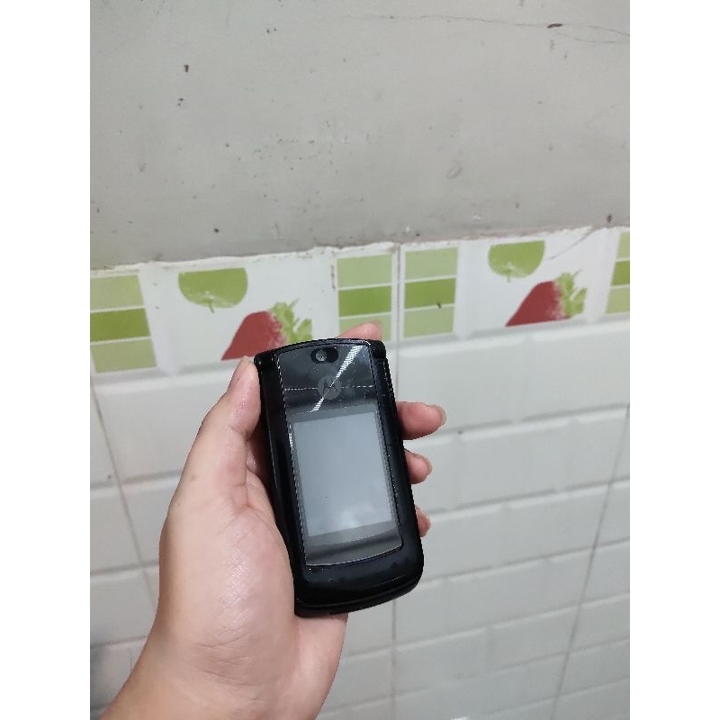 Xác điện thoại cũ Motorola V8 không pin, không rõ tình trạnh, lấy linh kiện