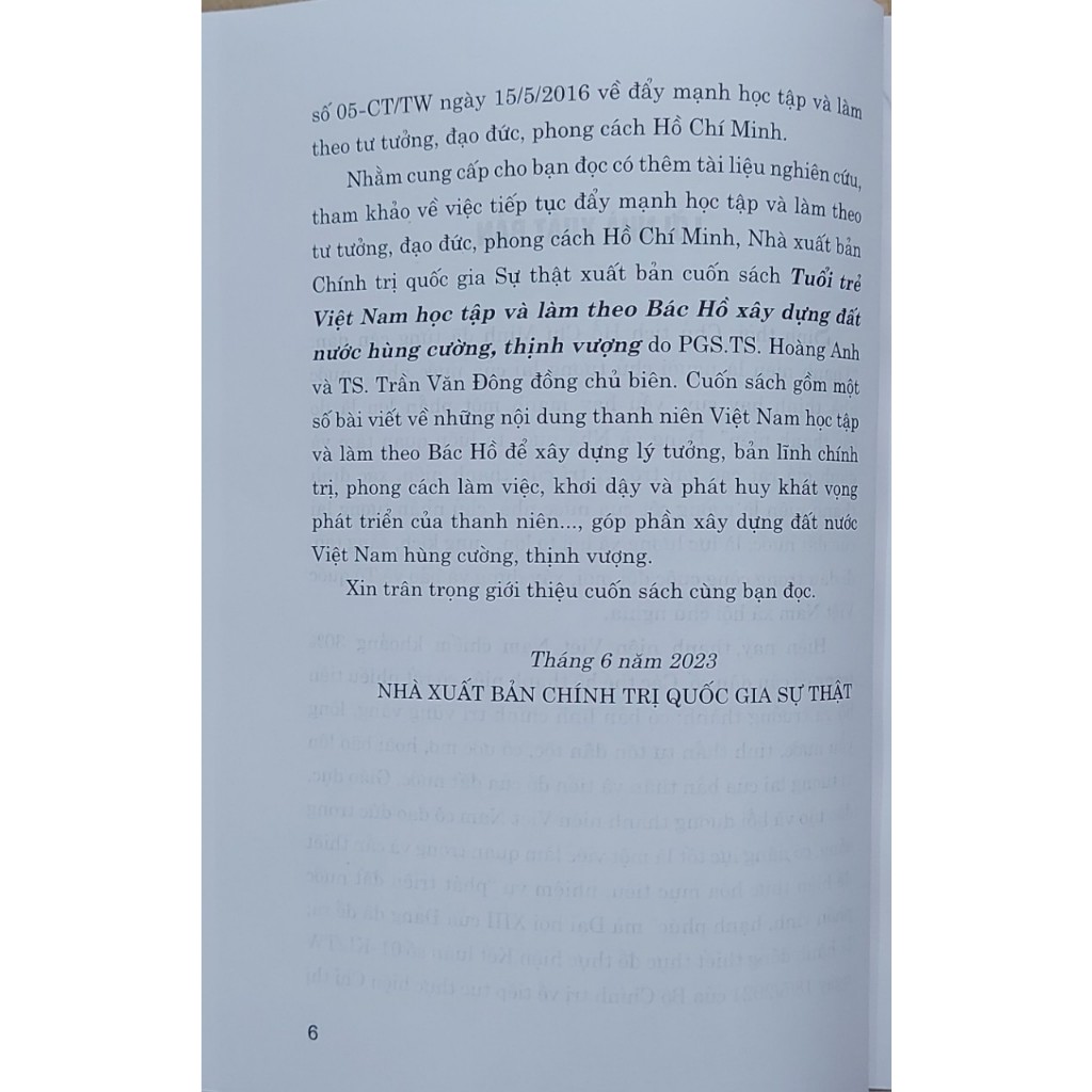 Sách - Tuổi Trẻ Việt Nam Học Tập Và Làm Theo Bác Hồ Xây Dựng Đất Nước Hùng Cường, Thịnh Vượng