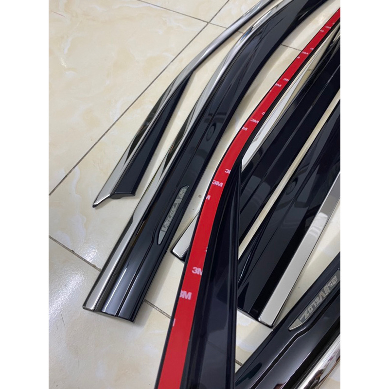 Vè che mưa ToyotaVeloz 2022-2023 chỉ inox cao cấp 6 chi tiết chính hãng