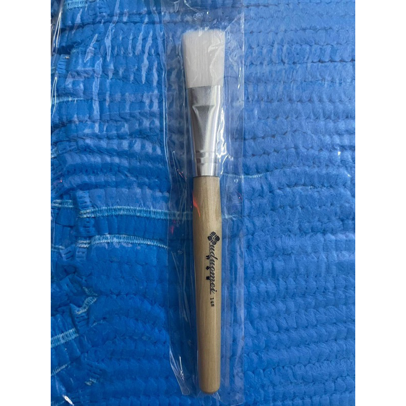 Cọ đắp mặt cán gỗ dùng trong spa tmv