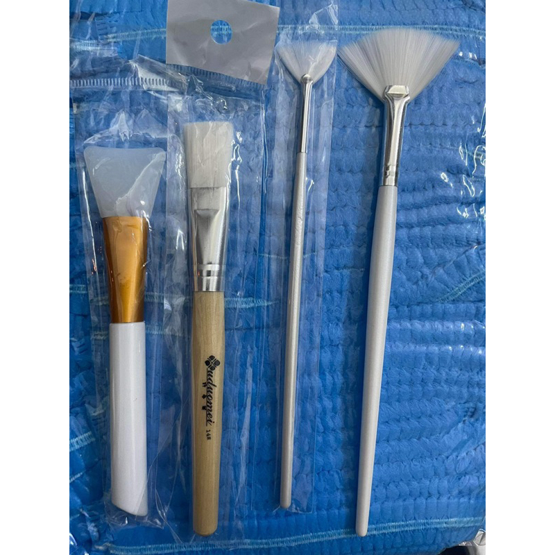 Cọ đắp mặt cán gỗ dùng trong spa tmv