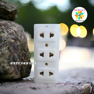 Ổ cắm 3 lỗ 10A 2200w Ominsu có đèn báo