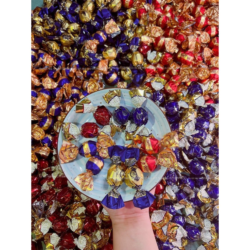 Kẹo Chocolate Xoắn Hai Đầu Đủ Màu Sắc Thơm Ngon