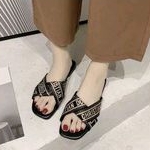 Dép lê nữ dây quấn di.or dễ thương thích hợp cho chị em dạo phố