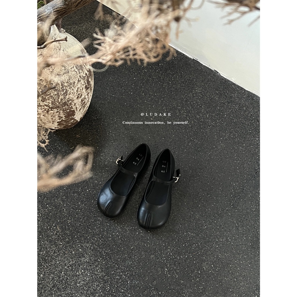 Giày Nữ Chia Mũi Thanh Lịch Nhẹ Nhàng WESTIE STUDIO - A427.GN