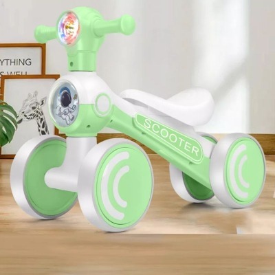 Xe chòi chân cho bé từ 1 đến 4 tuổi