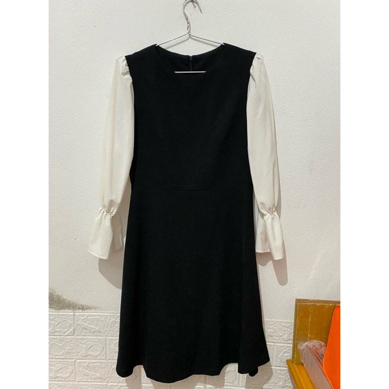 Pass các mẫu đầm