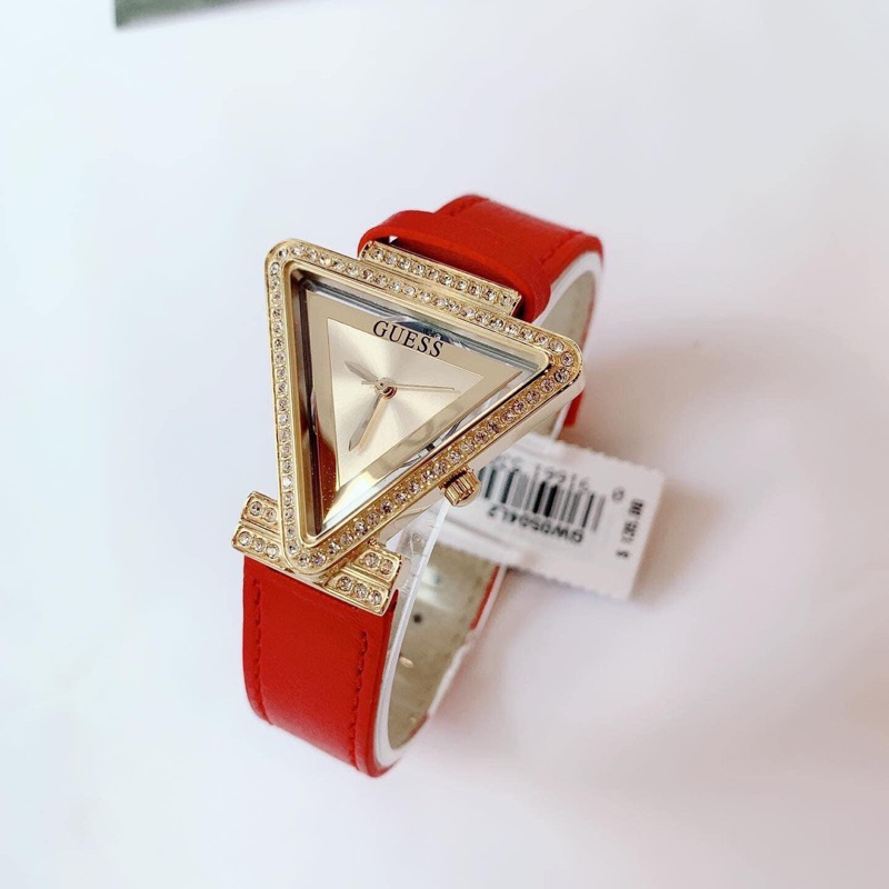 Đồng hồ nữ Guess GW0504L2 mặt tam giác dây da màu đỏ