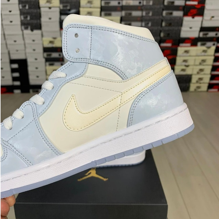 Giày Air Jordan 1 Mid " Glitter Swoosh "