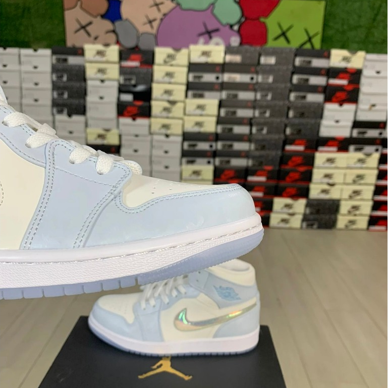 Giày Air Jordan 1 Mid " Glitter Swoosh "