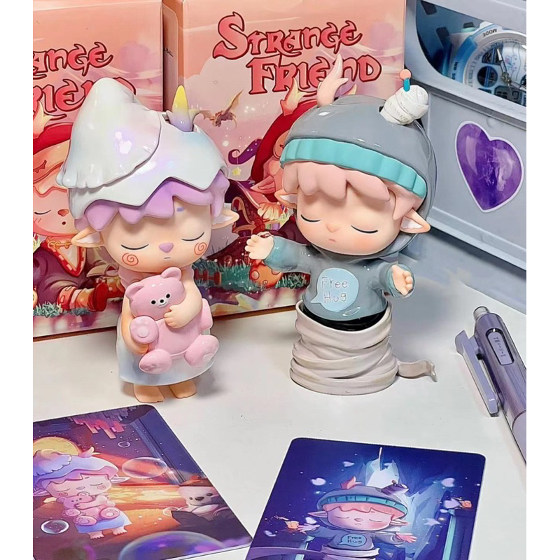 HeyOne x Mimi Strange Friend mô hình trưng bày