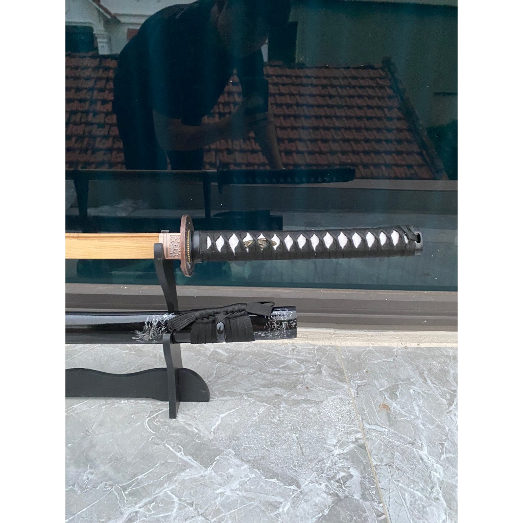 Kệ và Katana Nhật Gỗ, kiếm gỗ Tứ cách tập luyện và decor trang trí phòng dài 104cm