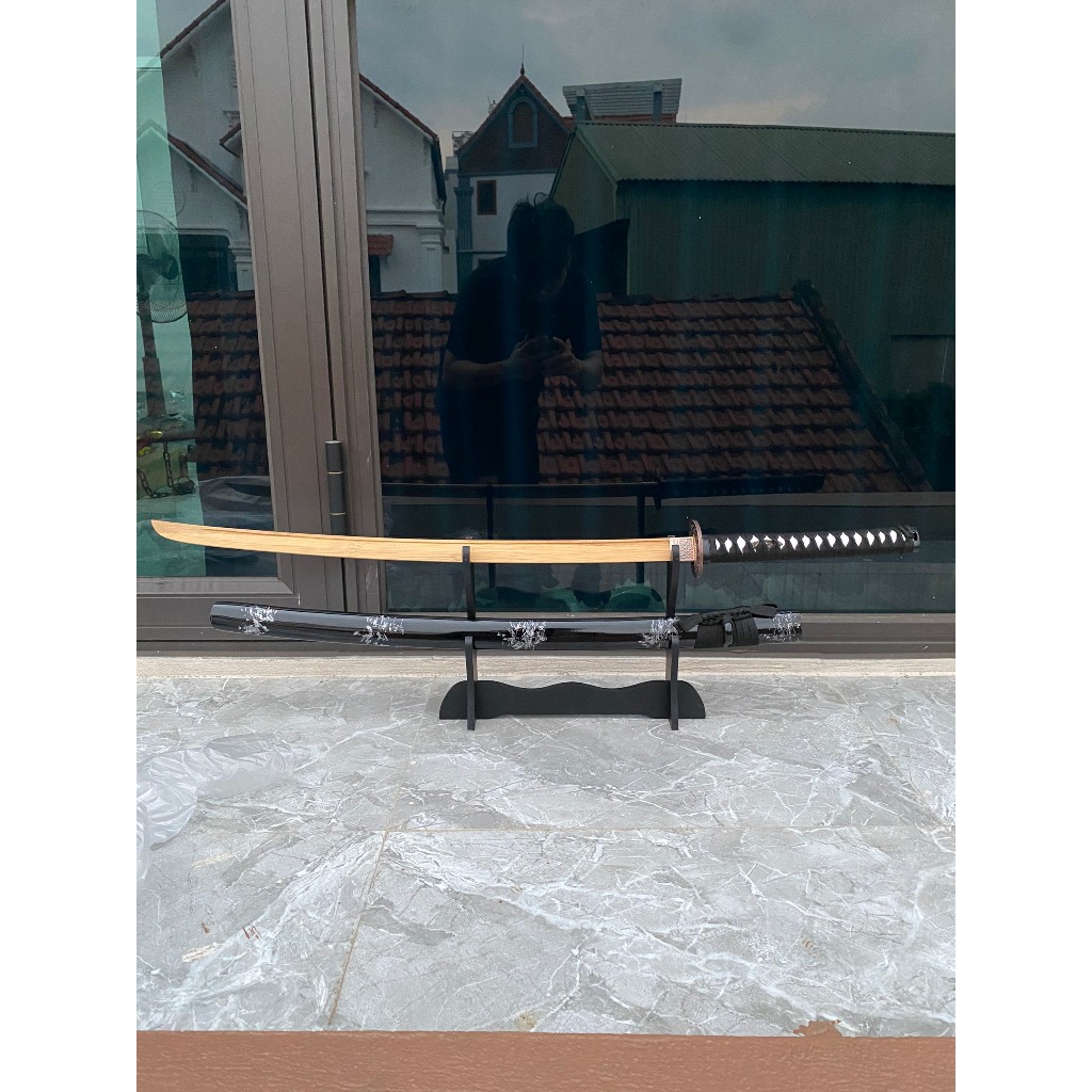 Kệ và Katana Nhật Gỗ, kiếm gỗ Tứ cách tập luyện và decor trang trí phòng dài 104cm