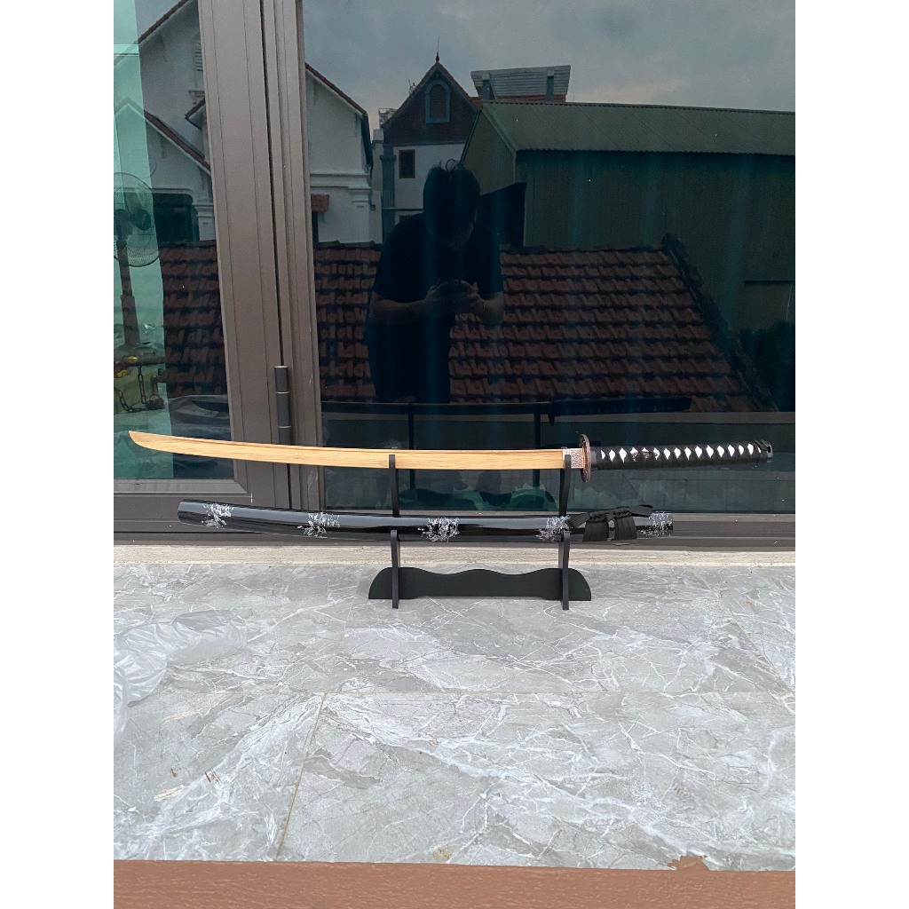 Kệ và Katana Nhật Gỗ, kiếm gỗ Tứ cách tập luyện và decor trang trí phòng dài 104cm