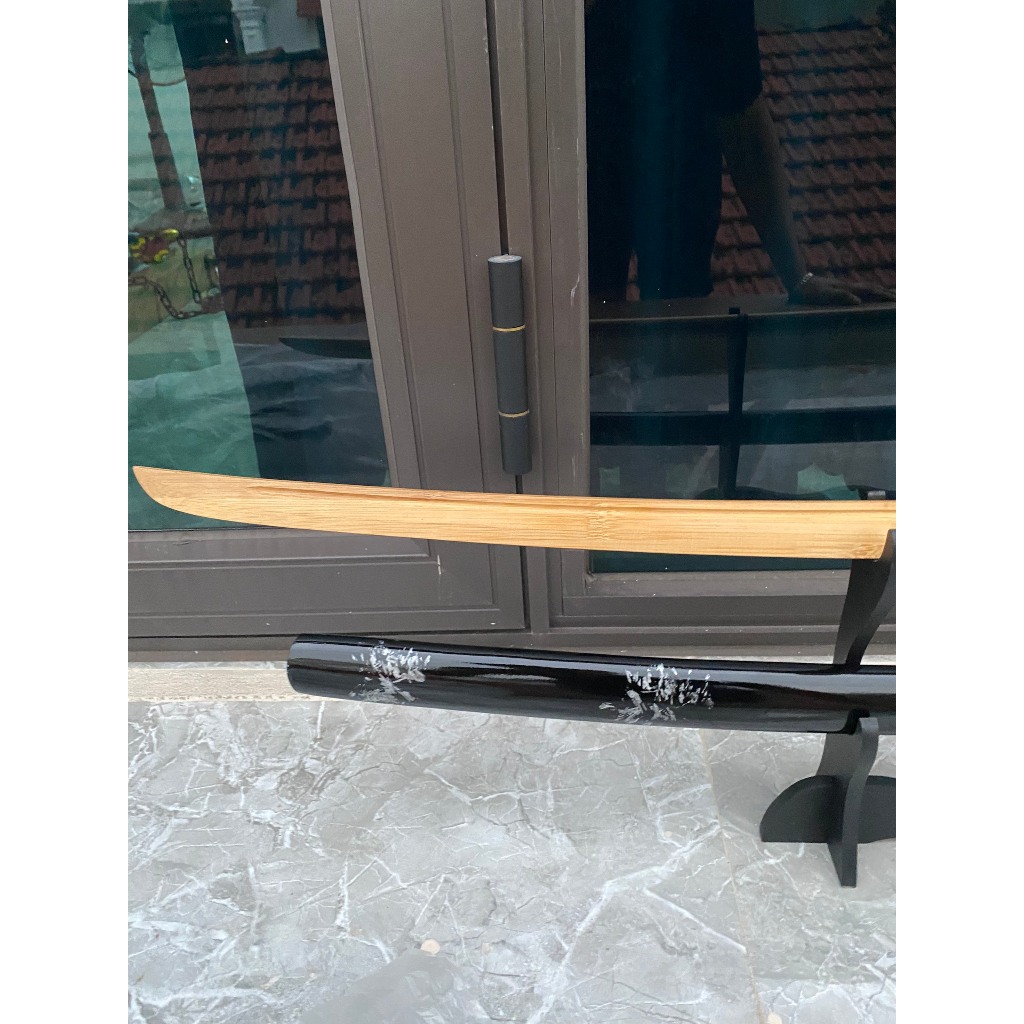 Kệ và Katana Nhật Gỗ, kiếm gỗ Tứ cách tập luyện và decor trang trí phòng dài 104cm