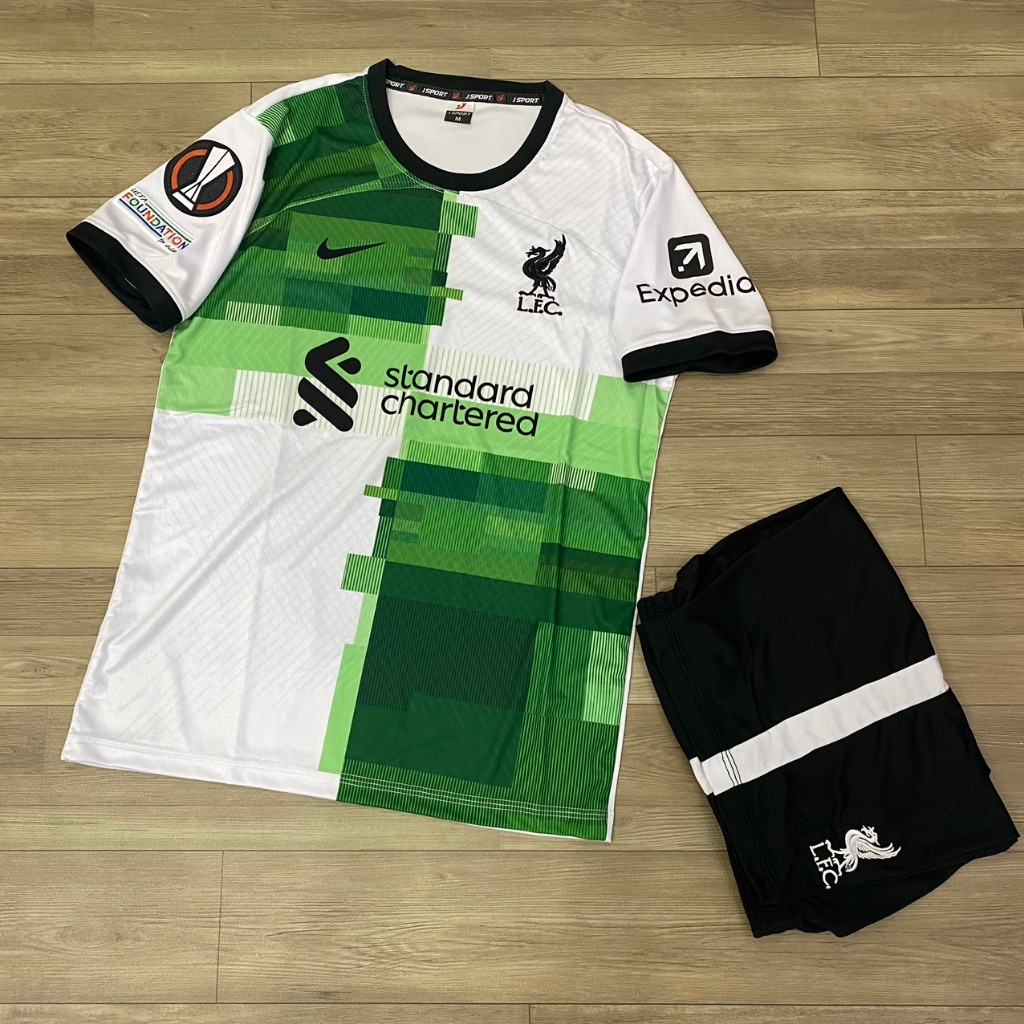 Bộ quần áo bóng đá LIverpool trắng xanh lá sân khách JP-2024