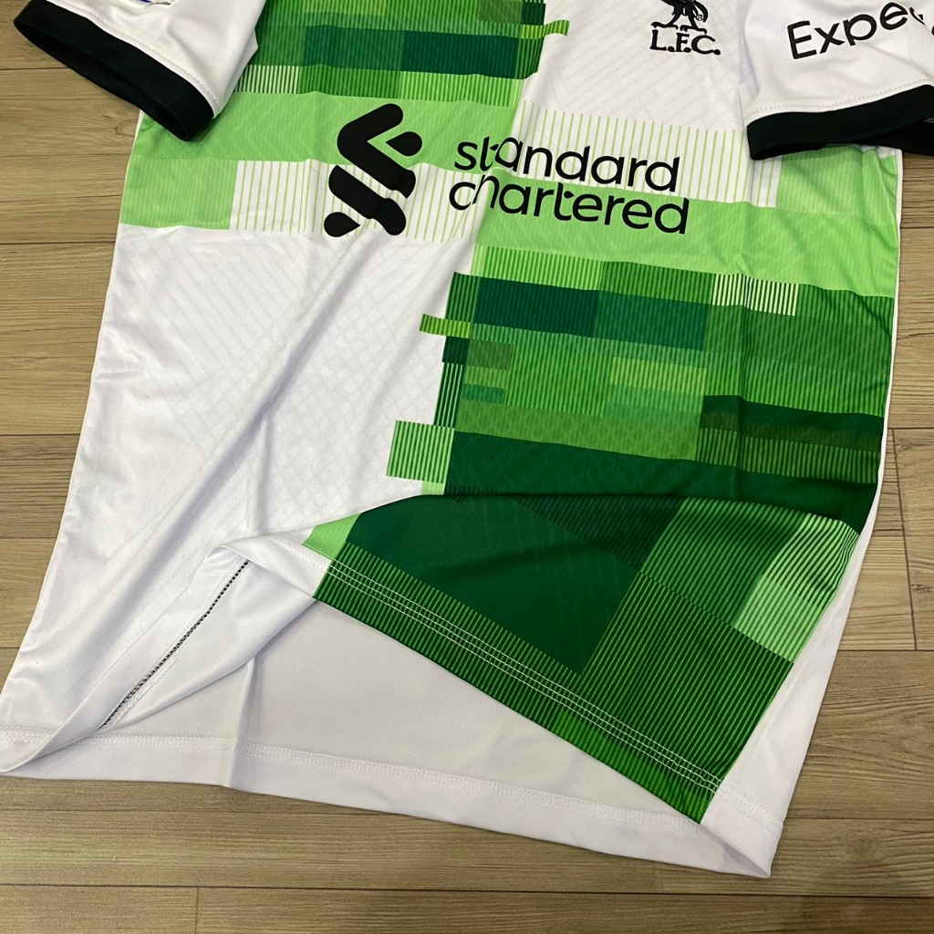 Bộ quần áo bóng đá LIverpool trắng xanh lá sân khách JP-2024