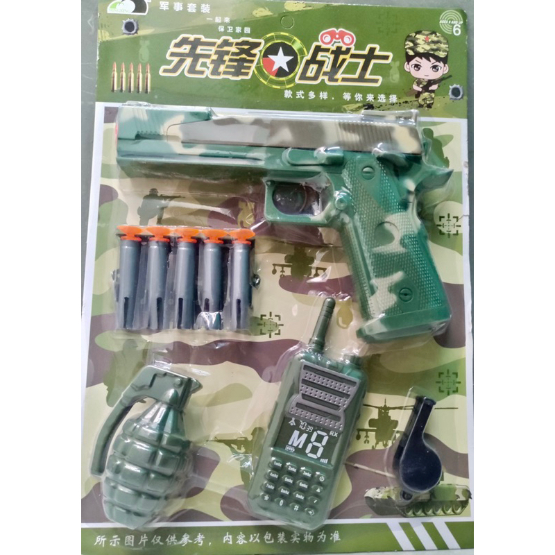 Đồ chơi vỉ s úng ngắn đ ạn xốp m ìn còi và bộ đạm hoá thân chú bộ đội cho bé