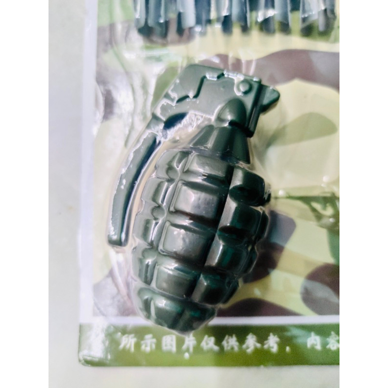 Đồ chơi vỉ s úng ngắn đ ạn xốp m ìn còi và bộ đạm hoá thân chú bộ đội cho bé