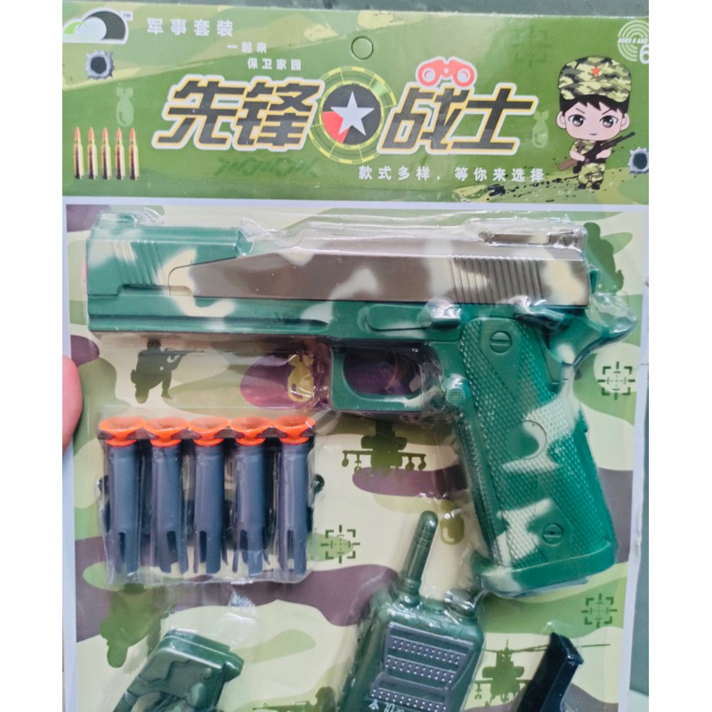 Đồ chơi vỉ s úng ngắn đ ạn xốp m ìn còi và bộ đạm hoá thân chú bộ đội cho bé