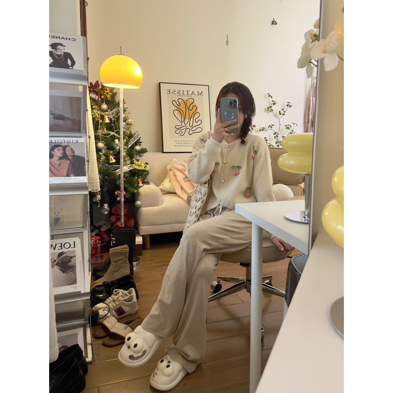 Áo len đính cherry 2 màu phong cách Hàn Quốc 23’September