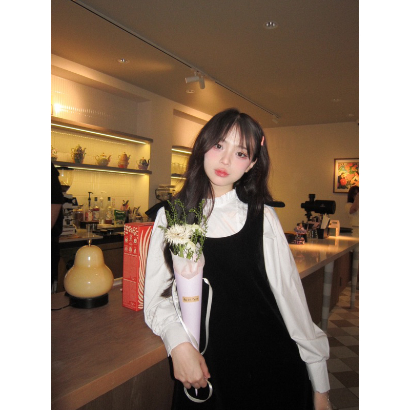 Set váy yếm nhung áo sơ mi tay bồng dáng váy tiểu thư đầm đi chơi