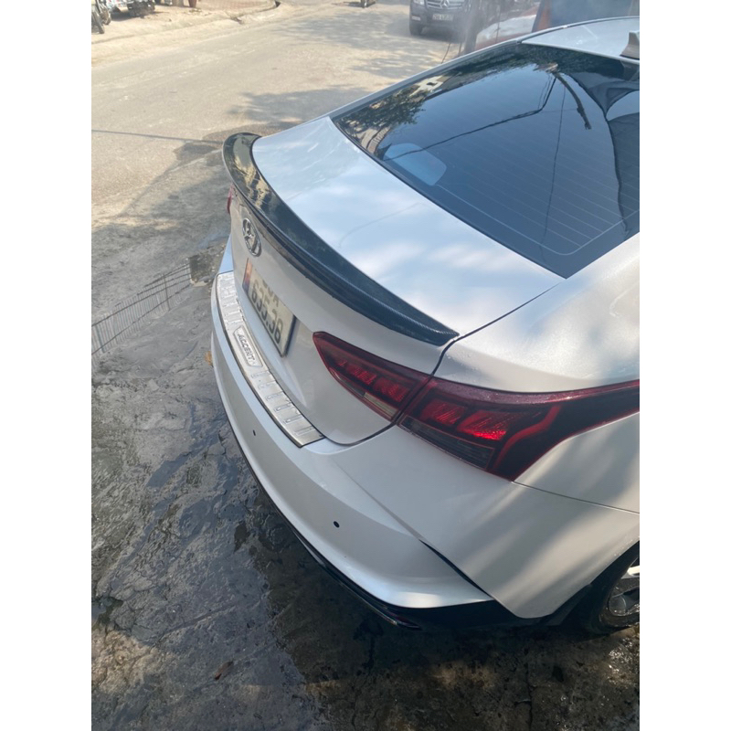 Đuôi gió liền cốp Accent 2018, 2019, 2020-2021-2022 vân cacbon cao cấp