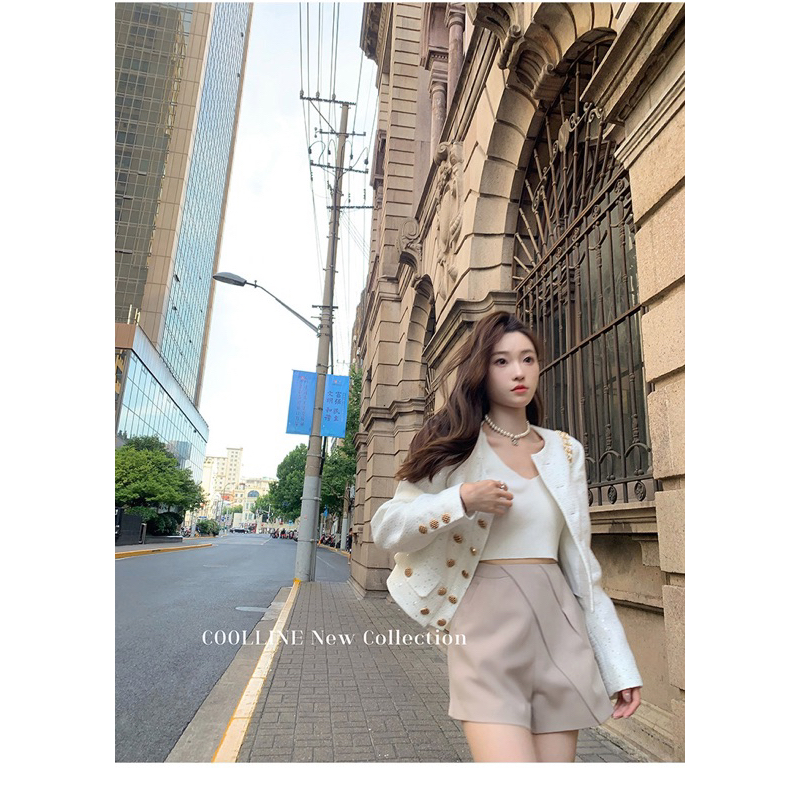 𝐀́𝐨 𝐤𝐡𝐨𝐚́𝐜 𝐝𝐚̣ 𝐭𝐰𝐞𝐞𝐭 𝐭𝐫𝐚̆́𝐧𝐠 𝐧𝐡𝐮̃ 𝐛𝐥𝐢𝐧𝐠 𝐛𝐥𝐢𝐧𝐠 𝐩𝐡𝐨𝐧𝐠 𝐜𝐚́𝐜𝐡 𝐍𝐞𝐫𝐭𝐫𝐨 𝐇𝐚̀𝐧 𝐐𝐮𝐨̂́𝐜