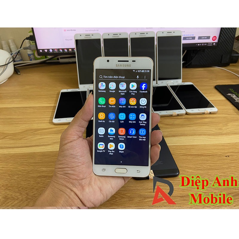 Điện thoại samsung galaxy j7 prime chính hãng 2 sim 2 sóng, đẹp không vết xước dùng mượt và thích